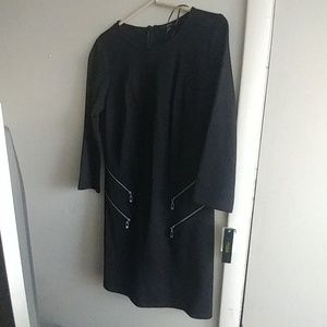 Brand New dress never used nicely form fitting!